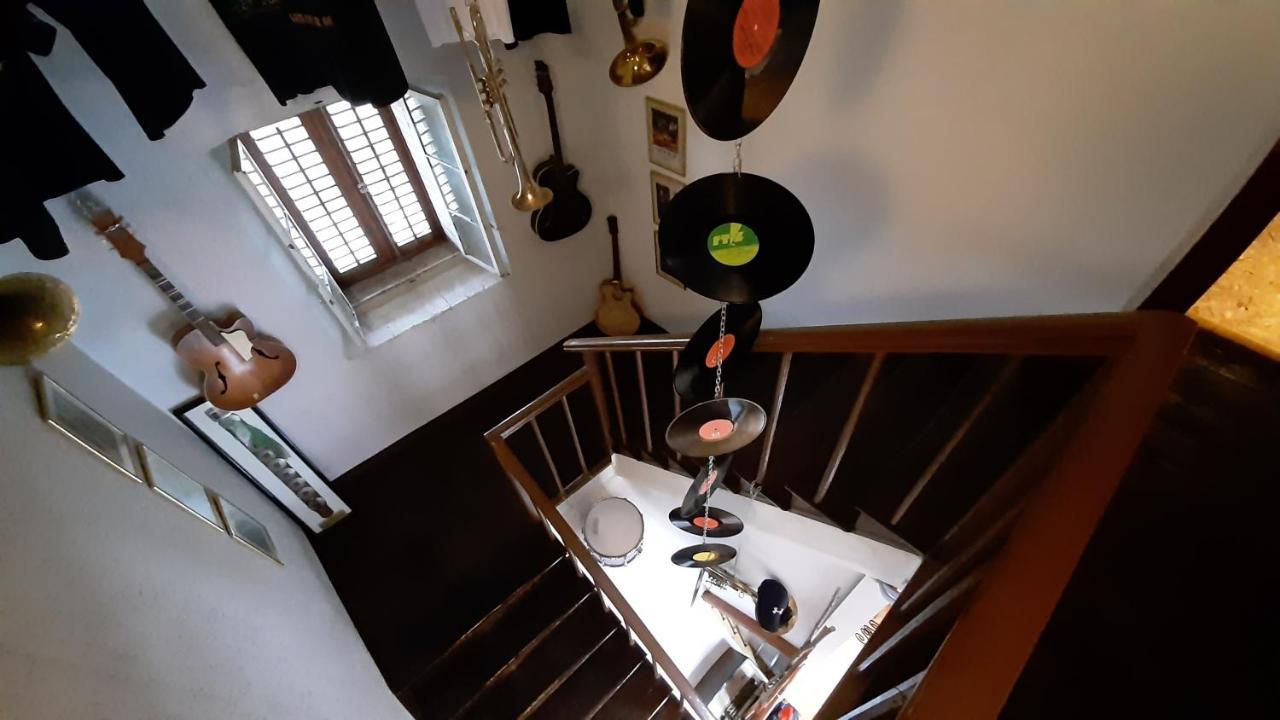Residence Muzica Bed And Breakfast Komen Eksteriør billede
